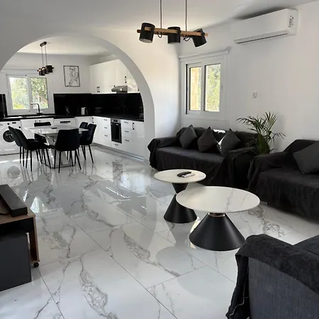 Luxury Coral View, Peyia, فيلة
